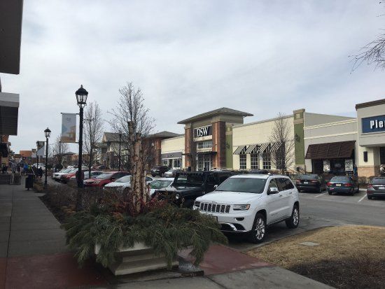 Village Pointe Shopping Center